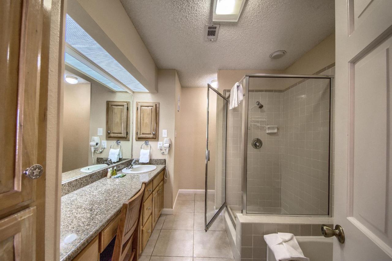 The Iron Cactus Condo On The Comal Cw C102 نيو بروانفيلز المظهر الخارجي الصورة