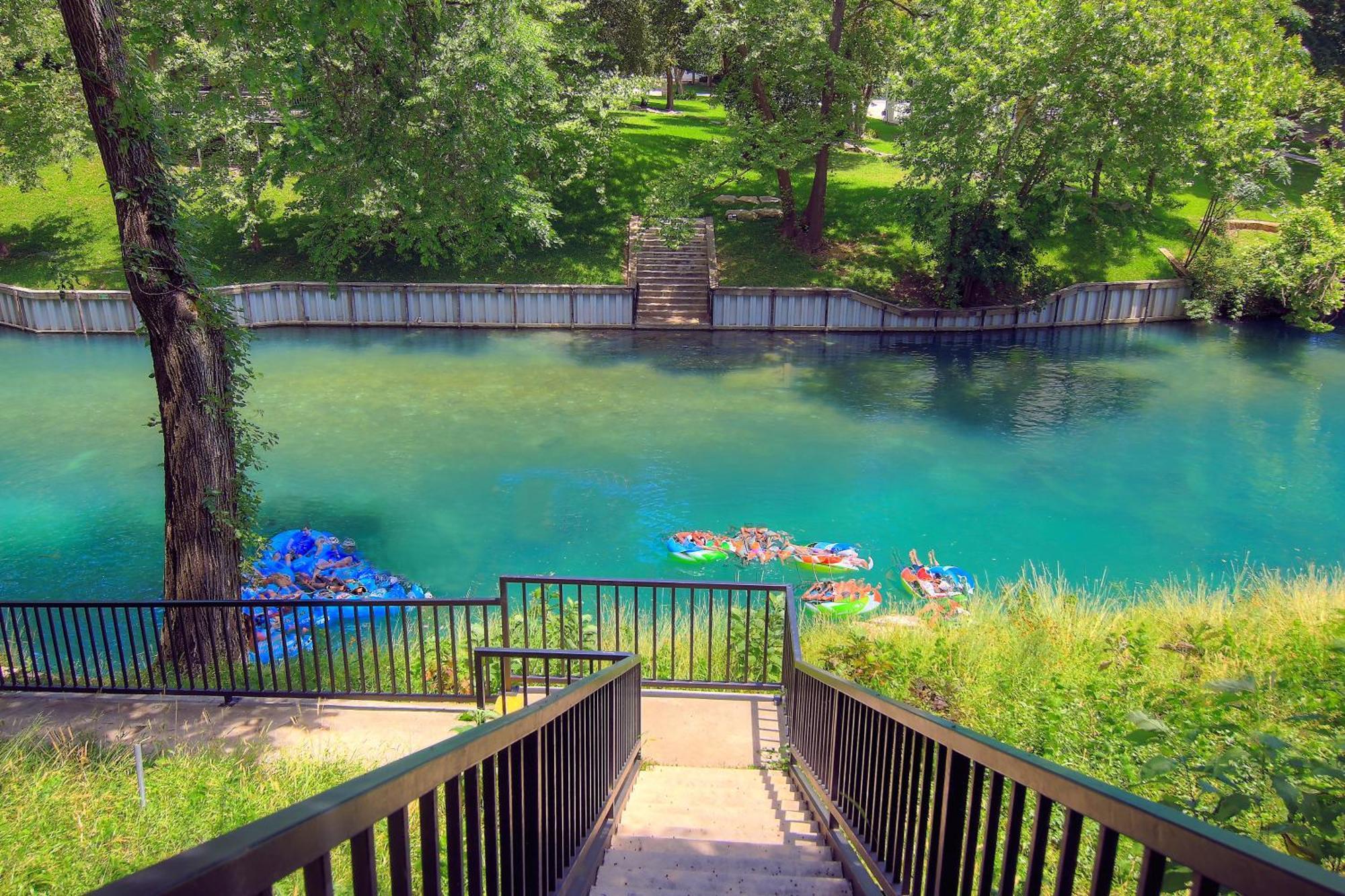 The Iron Cactus Condo On The Comal Cw C102 نيو بروانفيلز المظهر الخارجي الصورة