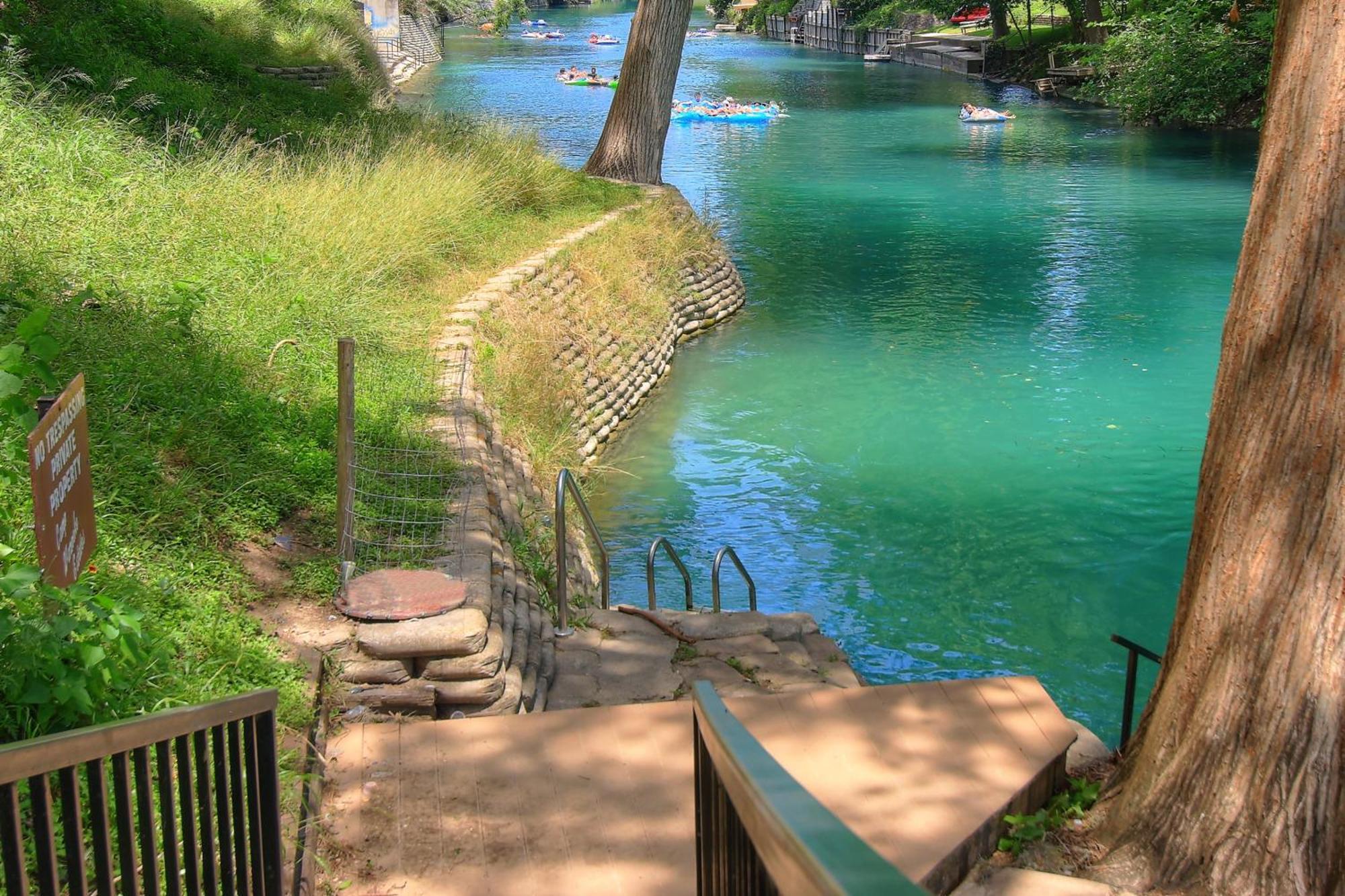 The Iron Cactus Condo On The Comal Cw C102 نيو بروانفيلز المظهر الخارجي الصورة