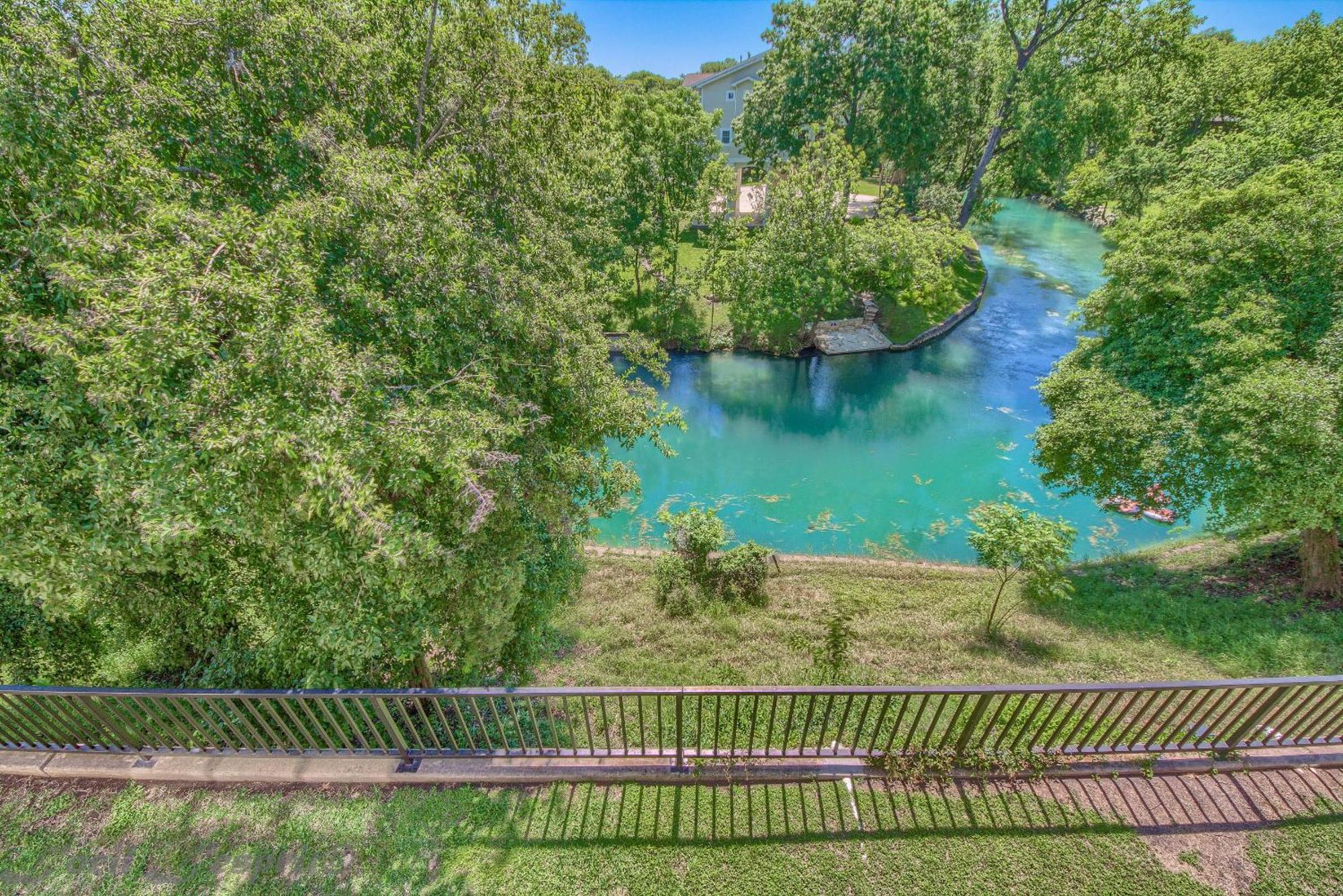 The Iron Cactus Condo On The Comal Cw C102 نيو بروانفيلز المظهر الخارجي الصورة