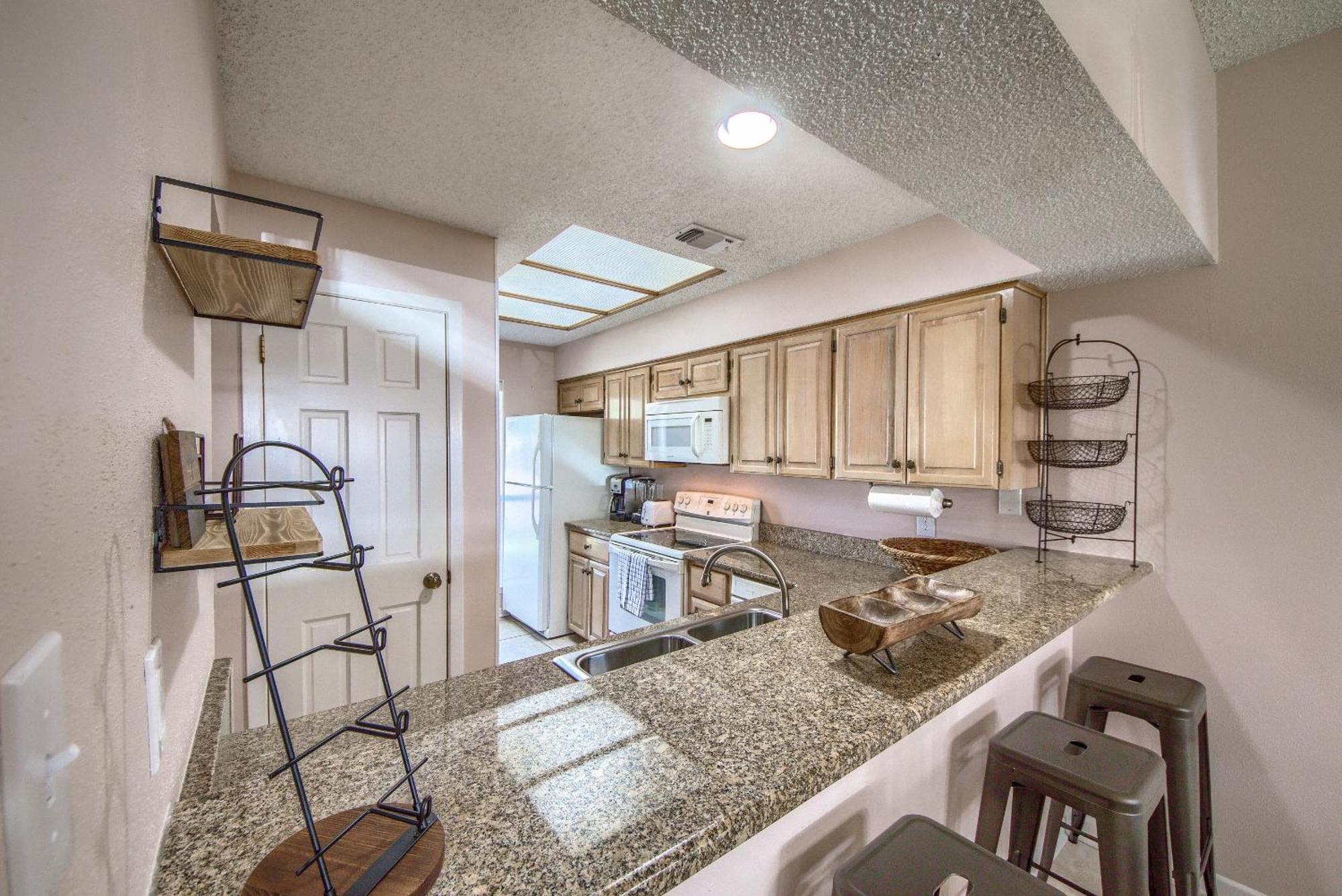 The Iron Cactus Condo On The Comal Cw C102 نيو بروانفيلز المظهر الخارجي الصورة